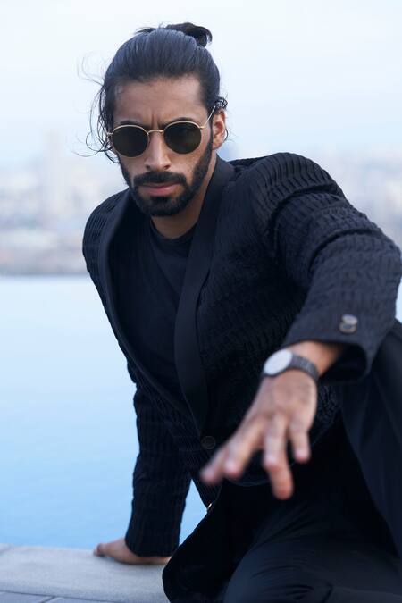 Buy_Agape_Black Suiting Plain Pintuck Blazer_Online_at_Aza_Fashions