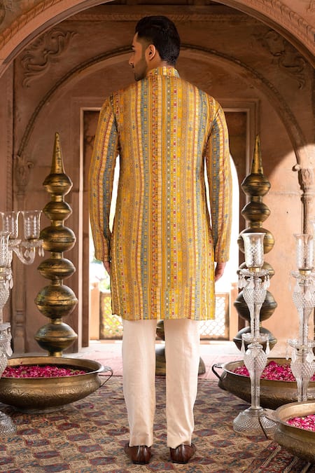 Shop_Chhavvi Aggarwal_Yellow Crepe, Glaze Cotton Geometric Print Kurta Set _at_Aza_Fashions