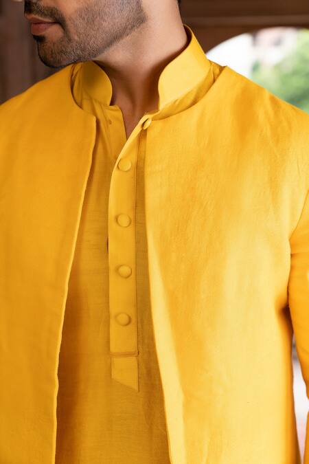 Chhavvi Aggarwal_Yellow Matka Silk, Chanderi , Glaze Short Jacket And Kurta Set _Online_at_Aza_Fashions