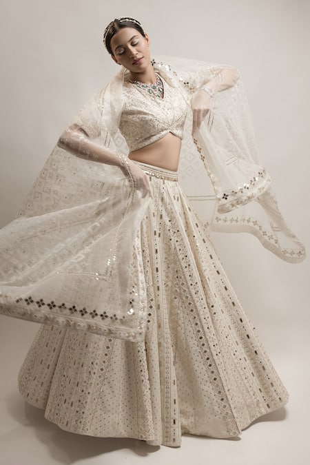 Neha & Tarun Beige Organza, Chanderi, Lining Shantoon Embroidered Bridal Lehenga Set Online at Aza Fashions Neha & Tarun_Beige Organza, Chanderi, Lining Shantoon Embroidered Bridal Lehenga Set_Online_at_Aza_Fashions