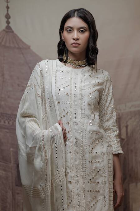 Neha & Tarun Beige Chanderi, Georgette, Lining Shantoon Geometric, Sequin Jewel Kurta Set Online at Aza Fashions Neha & Tarun_Beige Chanderi, Georgette, Lining Shantoon Geometric, Sequin Jewel Kurta Set_Online_at_Aza_Fashions