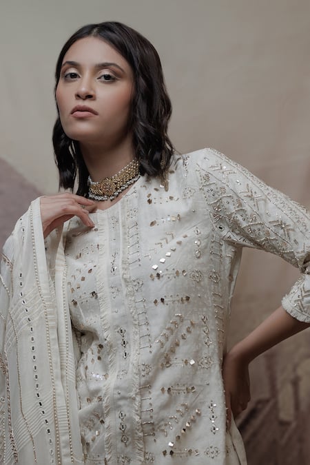 Buy Neha & Tarun Beige Chanderi, Georgette, Lining Shantoon Geometric, Sequin Jewel Kurta Set Online at Aza Fashions Buy_Neha & Tarun_Beige Chanderi, Georgette, Lining Shantoon Geometric, Sequin Jewel Kurta Set_Online_at_Aza_Fashions