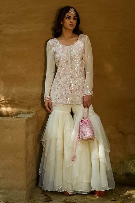 Akanksha Mago Yellow Organza, Georgette Floral, Resham Round Zoya Embroidered Kurta Set Online at Aza Fashions Akanksha Mago_Yellow Organza, Georgette Floral, Resham Round Zoya Embroidered Kurta Set _Online_at_Aza_Fashions