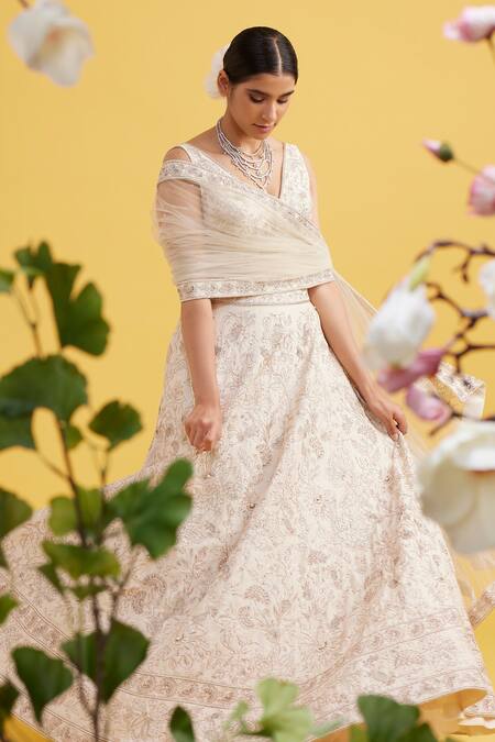 Vaishali Agarwal_White Raw Silk, Dupatta Tulle Pearl, Wildflower Embroidered Bridal Lehenga Set _Online_at_Aza_Fashions