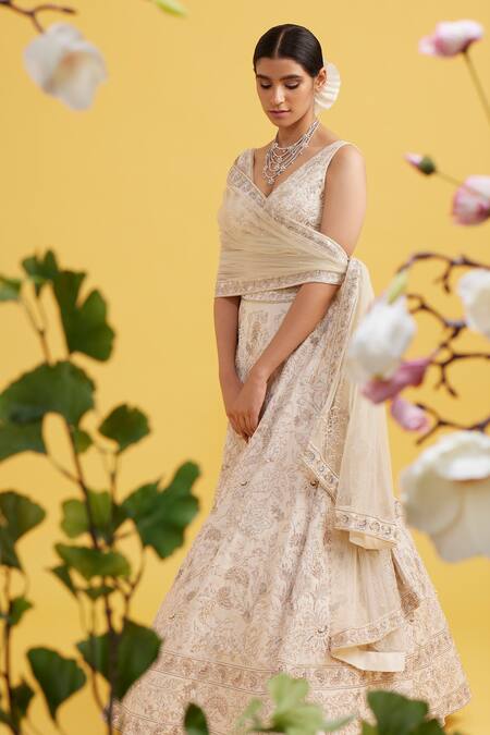 Buy_Vaishali Agarwal_White Raw Silk, Dupatta Tulle Pearl, Wildflower Embroidered Bridal Lehenga Set _Online_at_Aza_Fashions