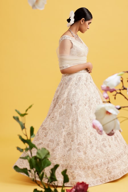 Shop_Vaishali Agarwal_White Raw Silk, Dupatta Tulle Pearl, Wildflower Embroidered Bridal Lehenga Set _Online_at_Aza_Fashions