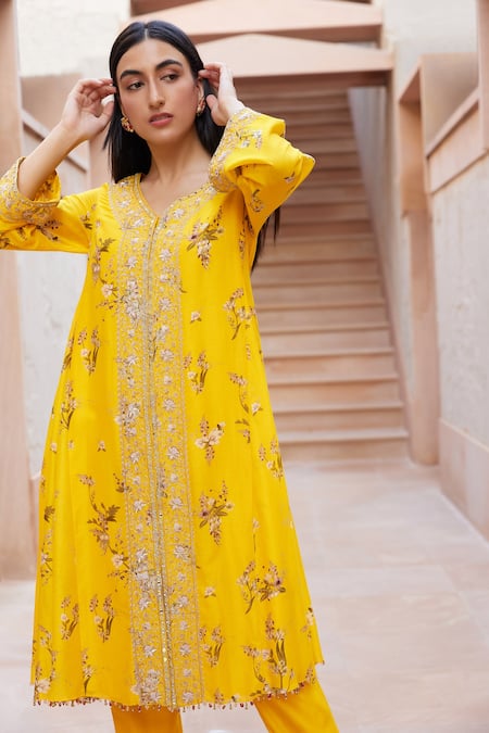 Buy_Sana Barreja_Yellow Chanderi Silk Magnolia V Neck Mirzya Kurta And Pant Set_Online_at_Aza_Fashions