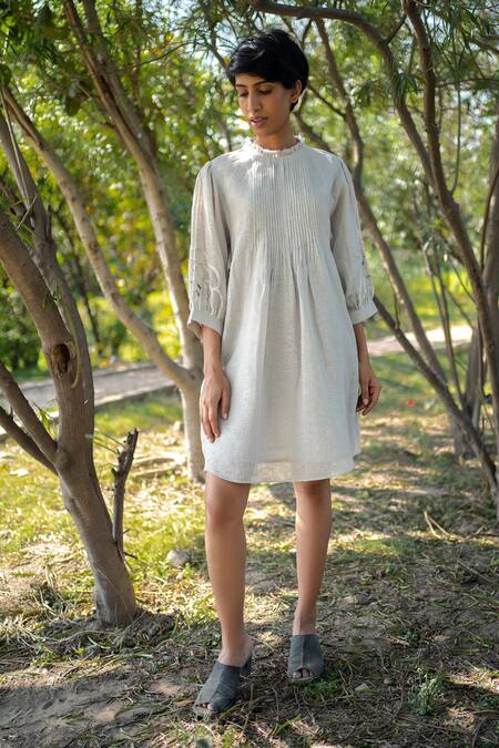 Arcvsh By Pallavi Singh Grey Gauze Linen Plain Round Puffed Sleeve Pleated Dress Online at Aza Fashions Arcvsh By Pallavi Singh_Grey Gauze Linen Plain Round Puffed Sleeve Pleated Dress _Online_at_Aza_Fashions