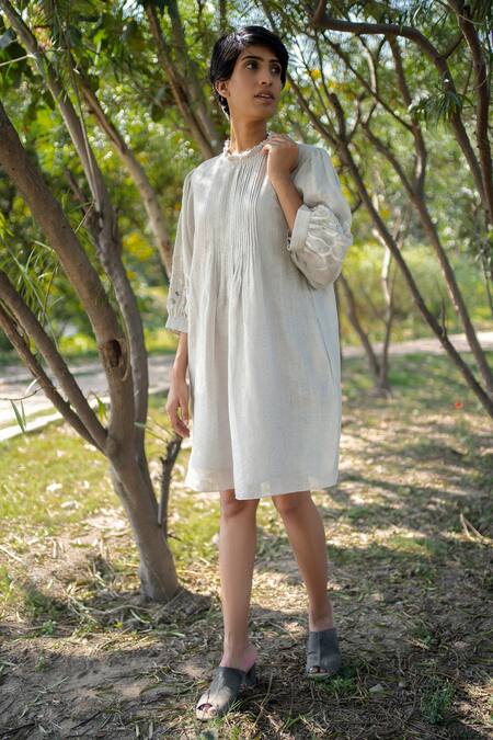 Buy Arcvsh By Pallavi Singh Grey Gauze Linen Plain Round Puffed Sleeve Pleated Dress Online at Aza Fashions Buy_Arcvsh By Pallavi Singh_Grey Gauze Linen Plain Round Puffed Sleeve Pleated Dress _Online_at_Aza_Fashions