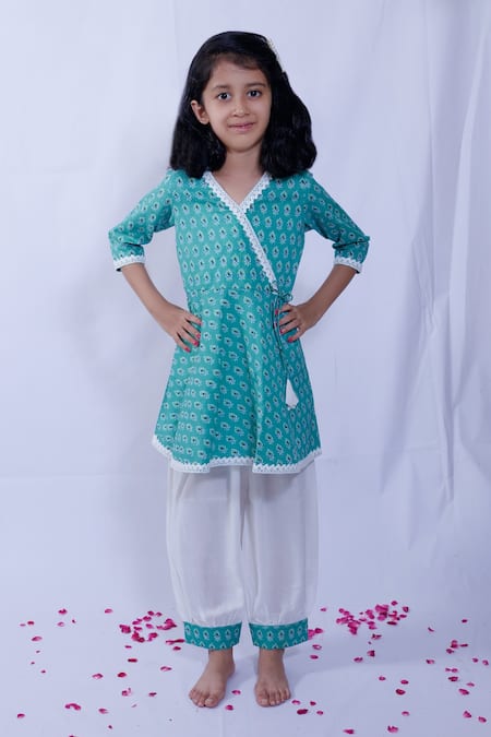 Pankhuri By Priyanka Green Cotton Lace Floral Pattern Kurta And Harem Pant Set 