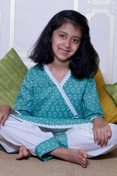 Buy Pankhuri By Priyanka Green Cotton Lace Floral Pattern Kurta And Harem Pant Set Online at Aza Fashions Buy_Pankhuri By Priyanka_Green Cotton Lace Floral Pattern Kurta And Harem Pant Set _Online_at_Aza_Fashions