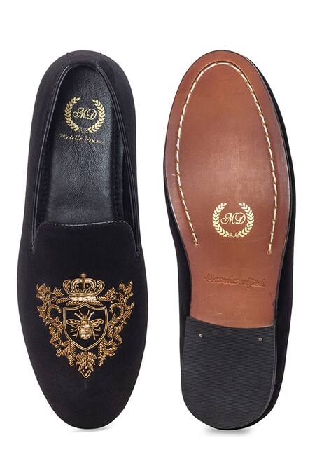 Domani Black Embroidered Handcrafted Zardozi Slip-ons Online at Aza Fashions Domani_Black Embroidered Handcrafted Zardozi Slip-ons _Online_at_Aza_Fashions