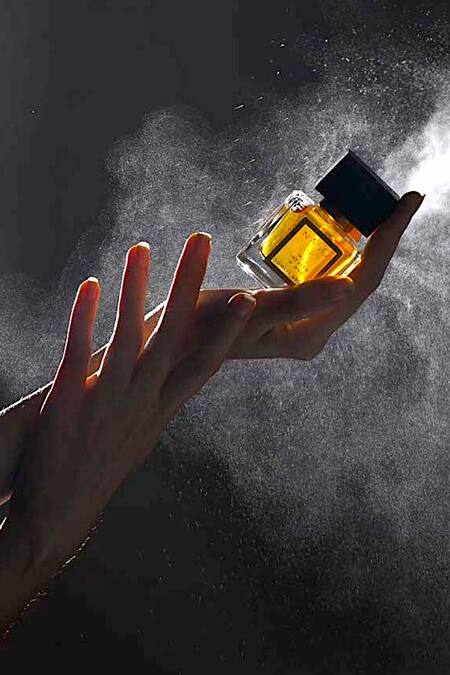 Naso Gold Mud Infused Oud Perfume Online at Aza Fashions Naso_Gold Mud Infused Oud Perfume _Online_at_Aza_Fashions