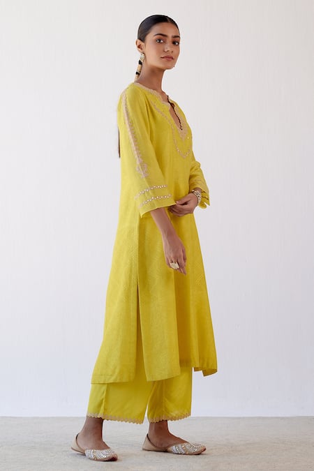 Devnaagri_Yellow Chanderi, Shantoon And Kota Silk Dori, Block Print & Embroidered Kurta Set _Online_at_Aza_Fashions