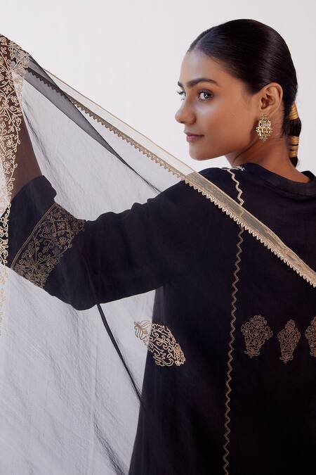 Devnaagri_Black Cotton Silk Satin And Organza Dori Blunt V Embroidered Kurta Dhoti Pant Set _at_Aza_Fashions