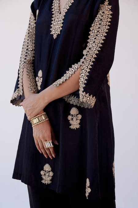Devnaagri_Black Cotton Silk And Organza Floral Notched Embroidered Kurta Dhoti Pant Set _at_Aza_Fashions