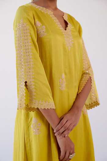 Devnaagri Yellow Cotton Silk And Organza Floral Notched Embroidered Kurta Dhoti Pant Set at Aza Fashions Devnaagri_Yellow Cotton Silk And Organza Floral Notched Embroidered Kurta Dhoti Pant Set _at_Aza_Fashions
