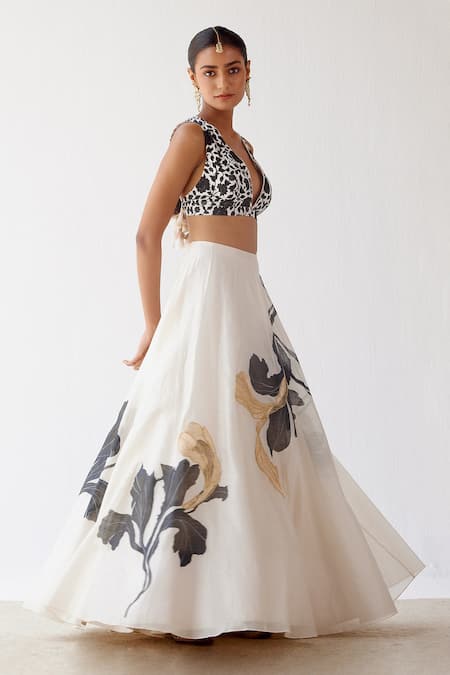 Shop_Devnaagri_Ivory Chanderi, Cotton Silk And Organza Floral Plunge V Hand Painted Lehenga Set _Online_at_Aza_Fashions