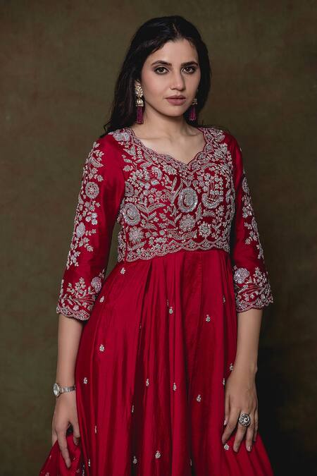 Surbhi Shah Maroon Organza, Spun Silk Floral Scallop V Embroidered Anarkali Set at Aza Fashions Surbhi Shah_Maroon Organza, Spun Silk Floral Scallop V Embroidered Anarkali Set _at_Aza_Fashions