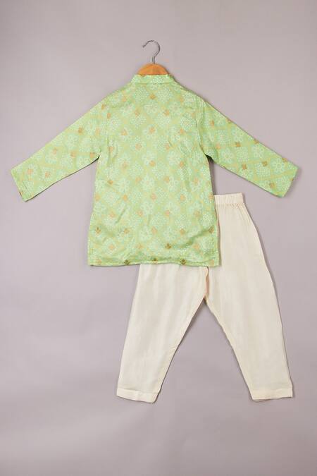 Shop P & S CO Green Silk, Muslin Bandhani Print Kurta Set at Aza Fashions Shop_P & S CO_Green Silk, Muslin Bandhani Print Kurta Set_at_Aza_Fashions