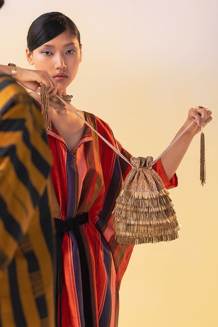 Aamli Raavi Silk Velvet Potli 