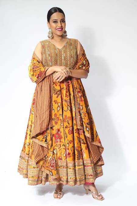 Torani Yellow Silk Velvet Sunehra Makhmal Firdouz Anarkali With Doshala  