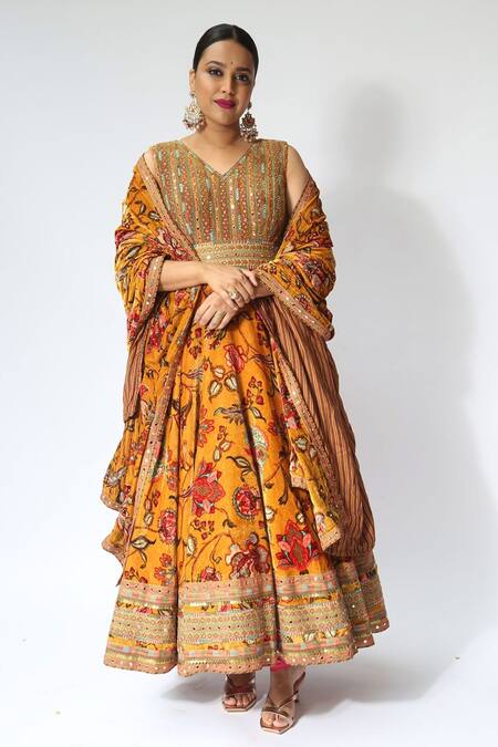 Torani Yellow Velvet, Cotton Sunehra Makhmal Firdouz Anarkali With Doshala Online at Aza Fashions Torani_Yellow Velvet, Cotton Sunehra Makhmal Firdouz Anarkali With Doshala_Online_at_Aza_Fashions