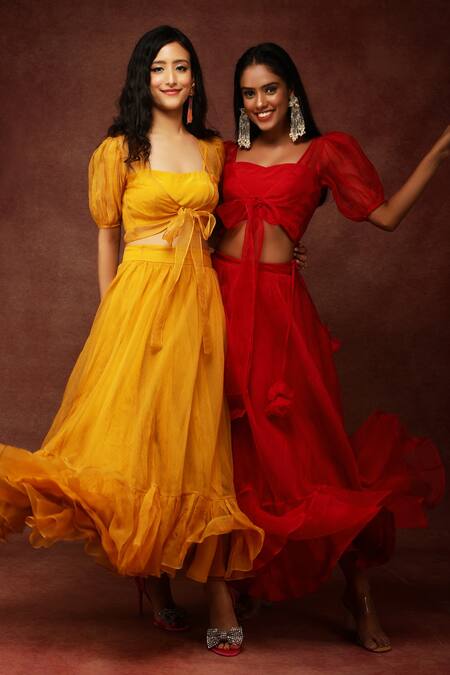 Buy_Ranng Label_Yellow Pure Organza Top V Neck And Bralette Puff Sleeves & Lehenga Set _Online_at_Aza_Fashions