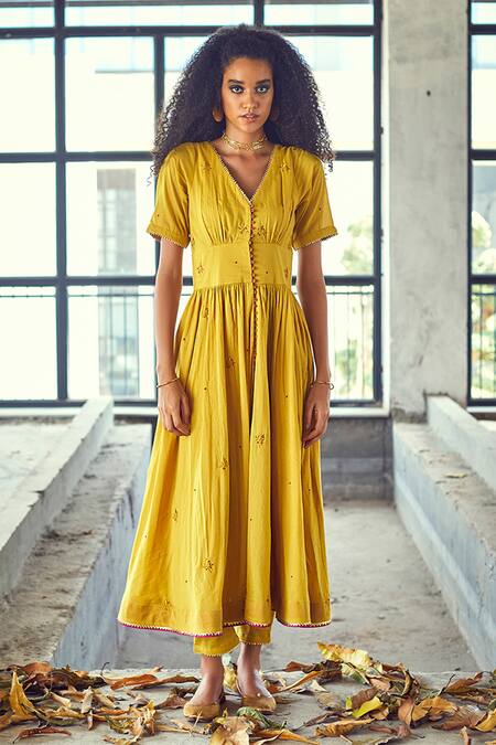 Buy Kharakapas Yellow Cotton Floral, Gota V Neck Genda Anarkali And Pant Set Online at Aza Fashions Buy_Kharakapas_Yellow Cotton Floral, Gota V Neck Genda Anarkali And Pant Set _Online_at_Aza_Fashions