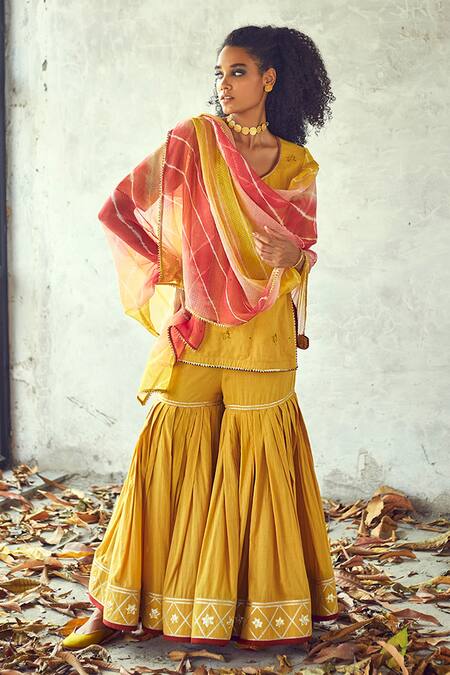 Shop Kharakapas Yellow Cotton Floral Leaf Neck Halda Embroidered Kurta Set Online at Aza Fashions Shop_Kharakapas_Yellow Cotton Floral Leaf Neck Halda Embroidered Kurta Set _Online_at_Aza_Fashions