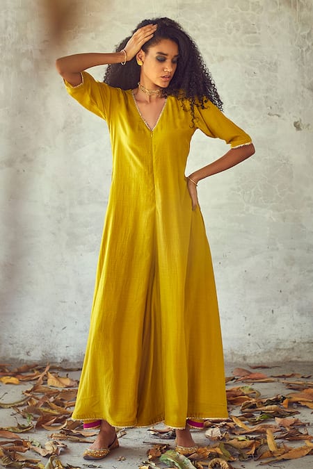 Buy Kharakapas Yellow Cotton Silk Plain V Neck Jumpsuit Online at Aza Fashions Buy_Kharakapas_Yellow Cotton Silk Plain V Neck Jumpsuit _Online_at_Aza_Fashions