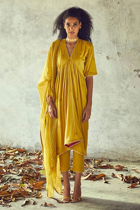 Shop Kharakapas Yellow Cotton, Kota Doriya Floral V Neck Embroidered Kurta Set at Aza Fashions Shop_Kharakapas_Yellow Cotton, Kota Doriya Floral V Neck Embroidered Kurta Set _at_Aza_Fashions