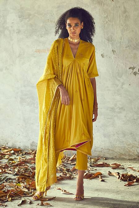 Buy Kharakapas Yellow Cotton, Kota Doriya Floral V Neck Embroidered Kurta Set Online at Aza Fashions Buy_Kharakapas_Yellow Cotton, Kota Doriya Floral V Neck Embroidered Kurta Set _Online_at_Aza_Fashions