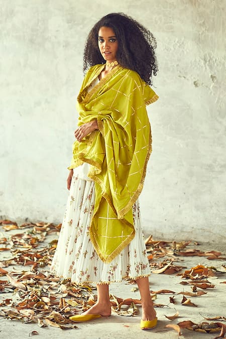 Shop_Kharakapas_White Cotton Floral Round Nargis Print Kurta Skirt Set _Online_at_Aza_Fashions