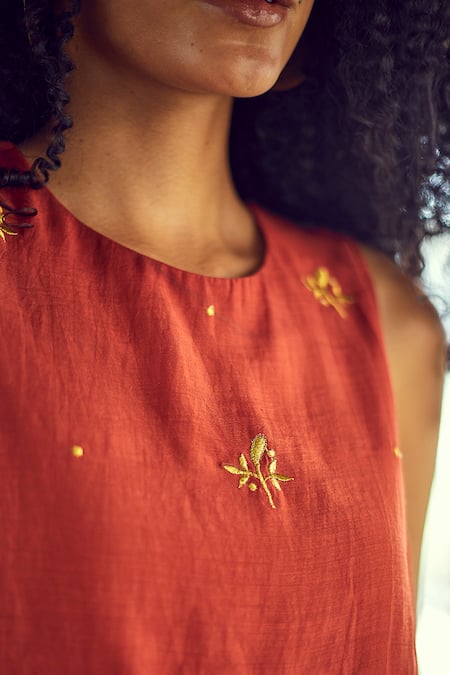 Kharakapas Red Kurta Cotton Silk, Skirt Mulmul Floral, Gota Round Gerua Embroidered Set at Aza Fashions Kharakapas_Red Kurta Cotton Silk, Skirt Mulmul Floral, Gota Round Gerua Embroidered Set _at_Aza_Fashions