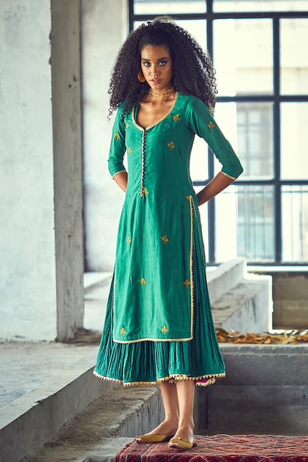 Kharakapas Green Cotton Silk Floral Leaf Neck Anarkali With Embroidered Kurta