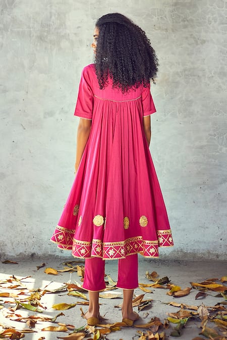 Shop Kharakapas Pink Mulmul Floral, Gota V Neck Poshak Embroidered Anarkali And Pant Set at Aza Fashions Shop_Kharakapas_Pink Mulmul Floral, Gota V Neck Poshak Embroidered Anarkali And Pant Set _at_Aza_Fashions