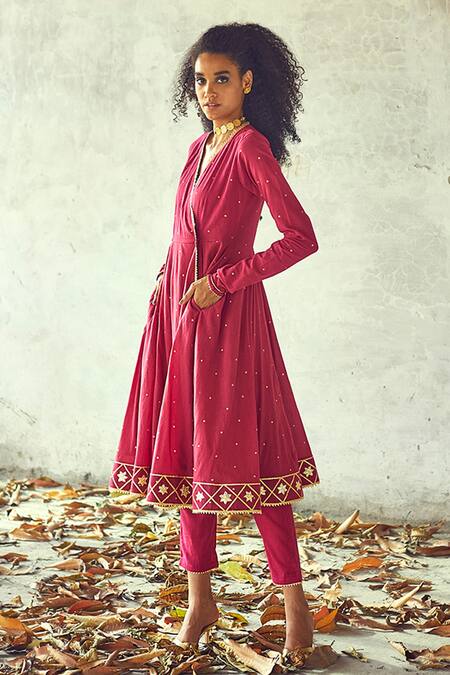 Kharakapas Pink Mulmul Gota, Foil V Neck Angoori Printed Anarkali And Pant Set Online at Aza Fashions Kharakapas_Pink Mulmul Gota, Foil V Neck Angoori Printed Anarkali And Pant Set _Online_at_Aza_Fashions