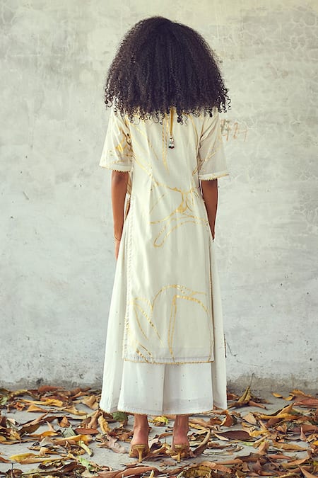 Shop Kharakapas White Floral V Neck Print Wrap Kurta And Palazzo Set at Aza Fashions Shop_Kharakapas_White Floral V Neck Print Wrap Kurta And Palazzo Set _at_Aza_Fashions