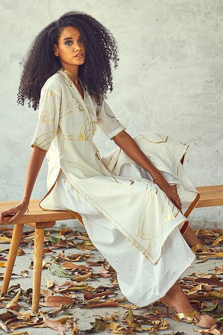 Shop Kharakapas White Floral V Neck Print Wrap Kurta And Palazzo Set Online at Aza Fashions Shop_Kharakapas_White Floral V Neck Print Wrap Kurta And Palazzo Set _Online_at_Aza_Fashions
