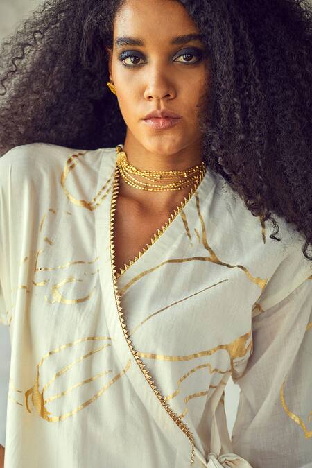 Kharakapas White Floral V Neck Print Wrap Kurta And Palazzo Set at Aza Fashions Kharakapas_White Floral V Neck Print Wrap Kurta And Palazzo Set _at_Aza_Fashions