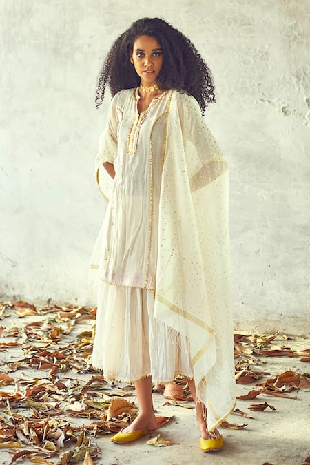 Shop Kharakapas White Cotton Gota Notched Chandni Embroidered Kurta Skirt Set Online at Aza Fashions Shop_Kharakapas_White Cotton Gota Notched Chandni Embroidered Kurta Skirt Set _Online_at_Aza_Fashions