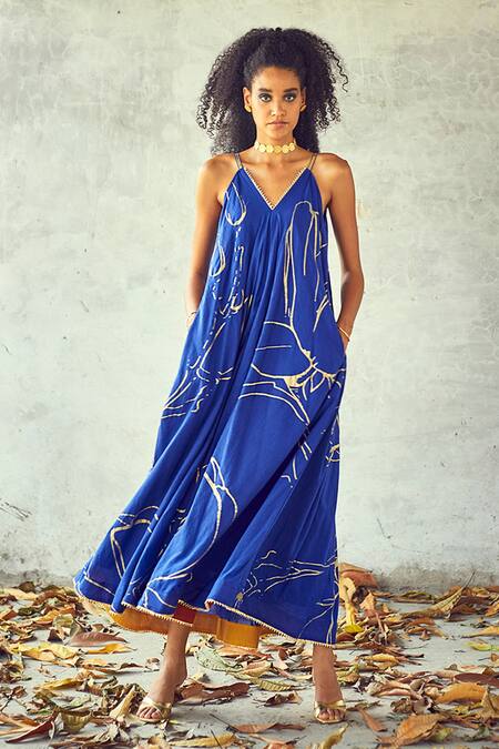 Buy Kharakapas Blue Cotton, Kota Doriya Floral V Neck Print Tunic With Dupatta Online at Aza Fashions Buy_Kharakapas_Blue Cotton, Kota Doriya Floral V Neck Print Tunic With Dupatta _Online_at_Aza_Fashions