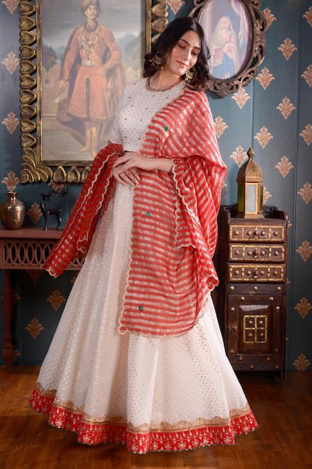 Abbaran_Ivory Banarasi Chanderi Aari And Mirror Round Lehenga Set _Online_at_Aza_Fashions
