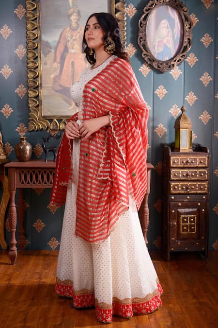 Buy_Abbaran_Ivory Banarasi Chanderi Aari And Mirror Round Lehenga Set _Online_at_Aza_Fashions