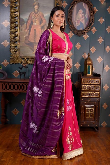 Abbaran_Pink Cotton Silk Foil Print, Gota Patti And Sequin V Neck Lehenga Set _Online_at_Aza_Fashions
