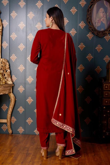 Abbaran Straight Kurta Pant Set