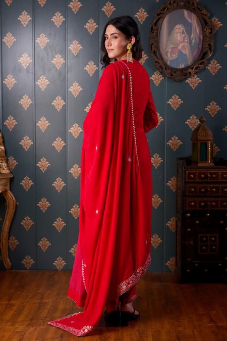 Abbaran Straight Kurta Pant Set