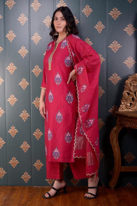 Shop_Abbaran_Magenta Kurta Maheshwari, Pant Cotton Satin And Dupatta Chanderi Block Set _Online_at_Aza_Fashions