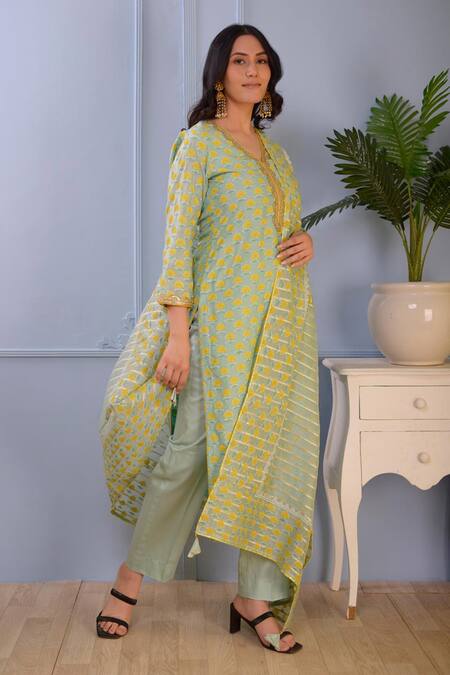 Abbaran Green Kurta- Silkpant- Satindupatta- Silk Block Print Set Online at Aza Fashions Abbaran_Green Kurta- Silkpant- Satindupatta- Silk Block Print Set _Online_at_Aza_Fashions